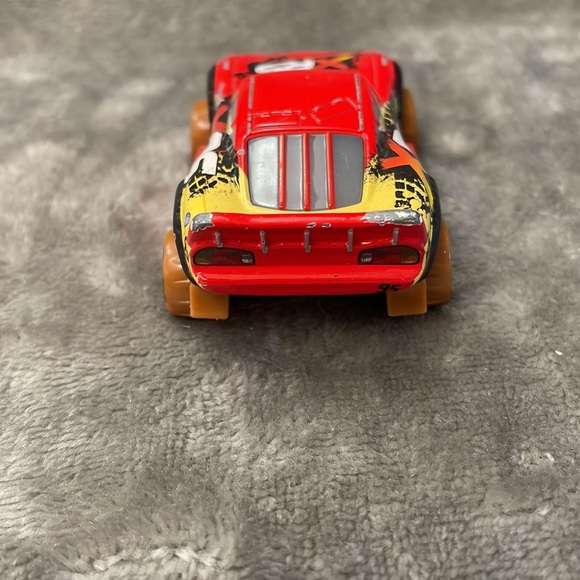 Disney / Pixar Cars Cars 3 XRS Mud Racing Lightning McQueen Diecast Car XRS - Picture 3 of 5